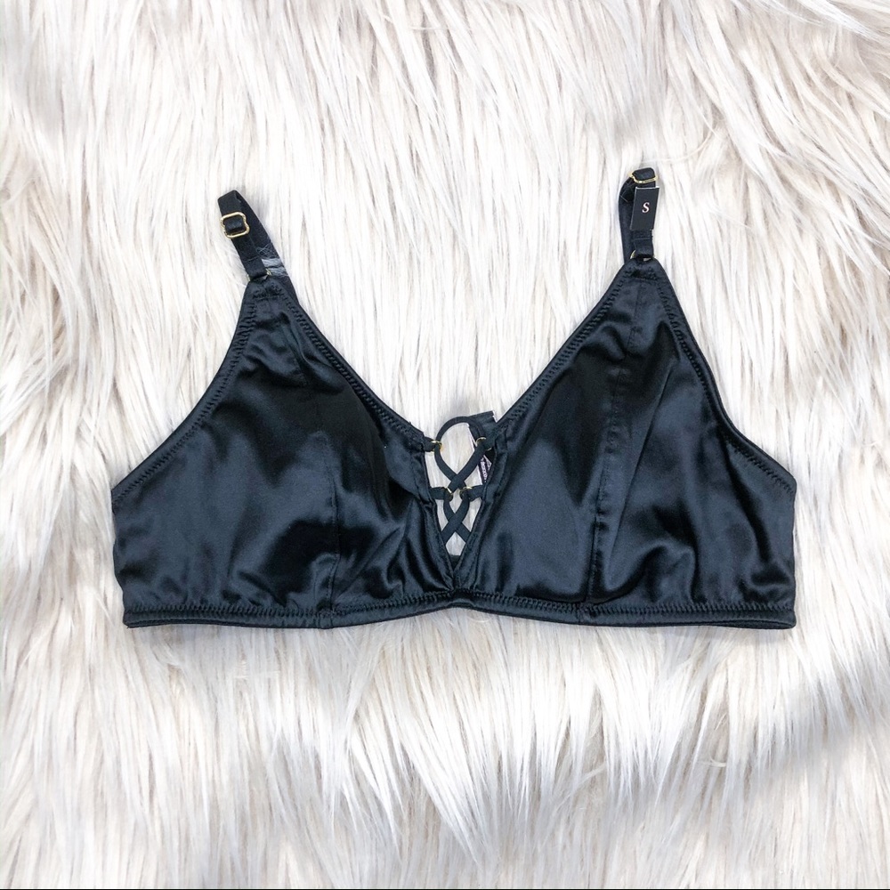 NWT VICTORIA’S SECRET BRALETTE